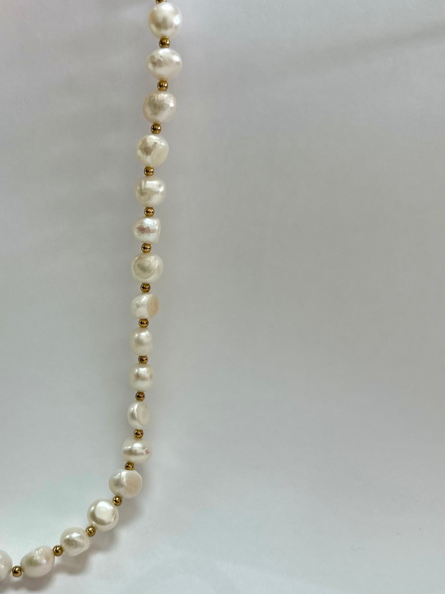 Glam Pearl Necklace