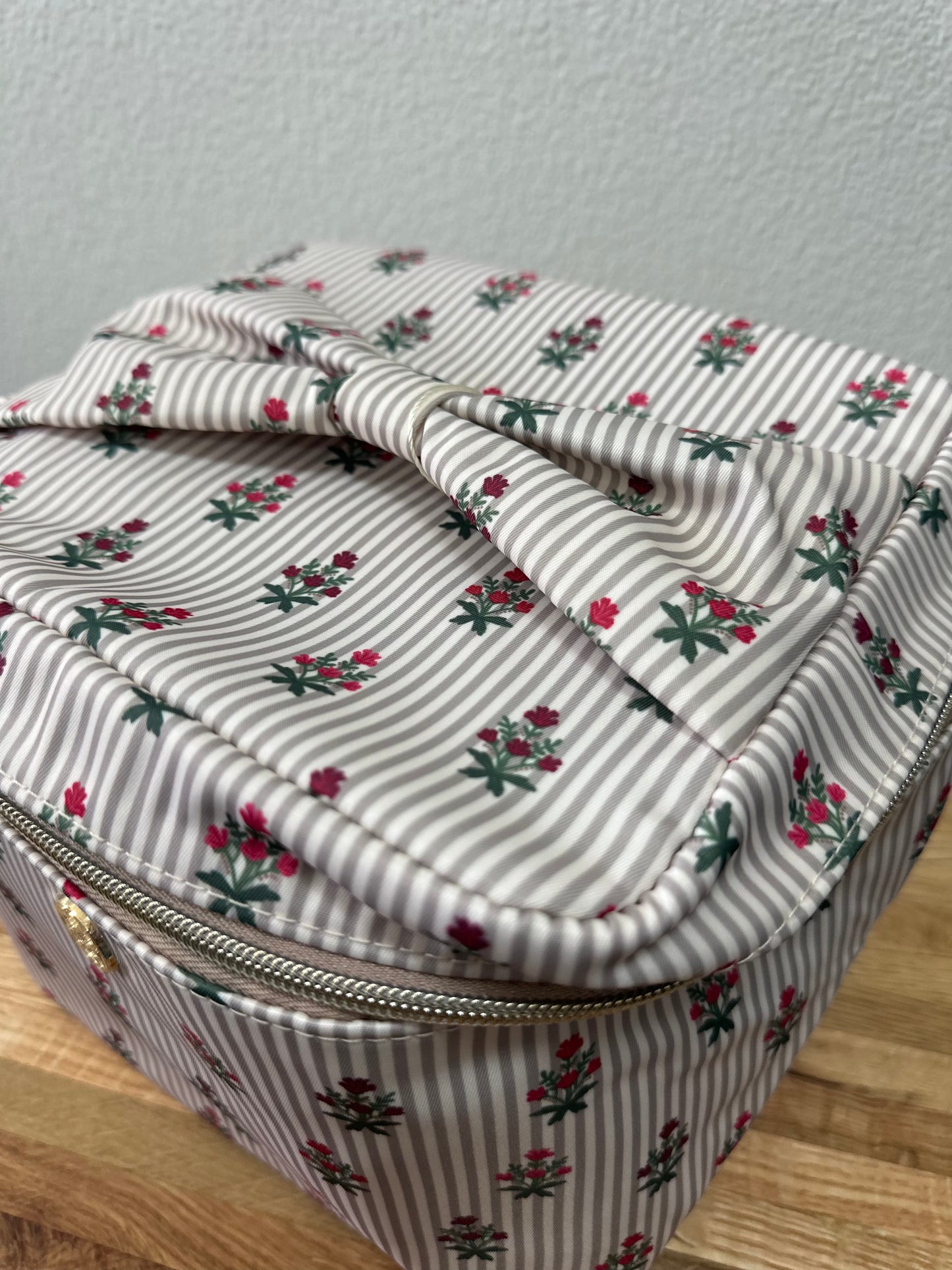 Ultra Glam Cosmetic Bag