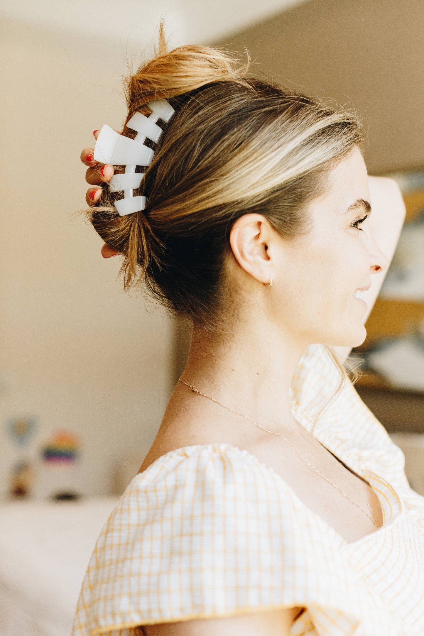 Classic Large Coconut White Hair Clip