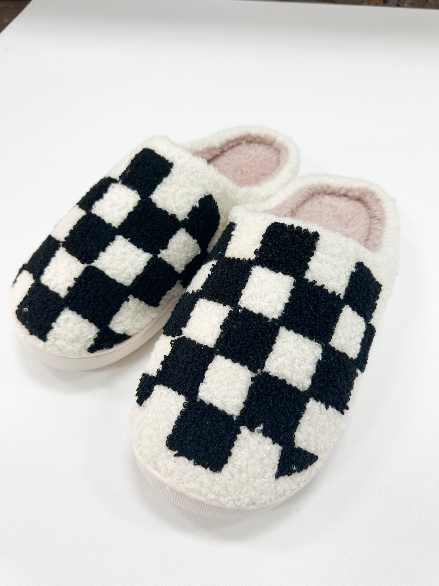 Checkered slippers