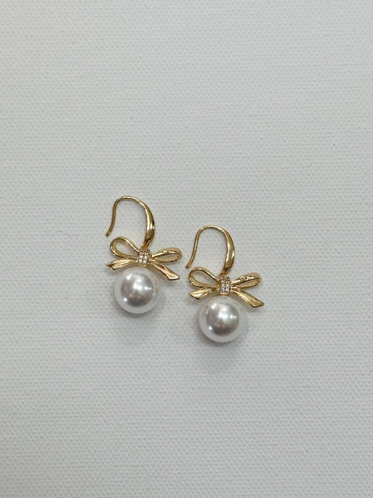 Bow Pearl drop earrings