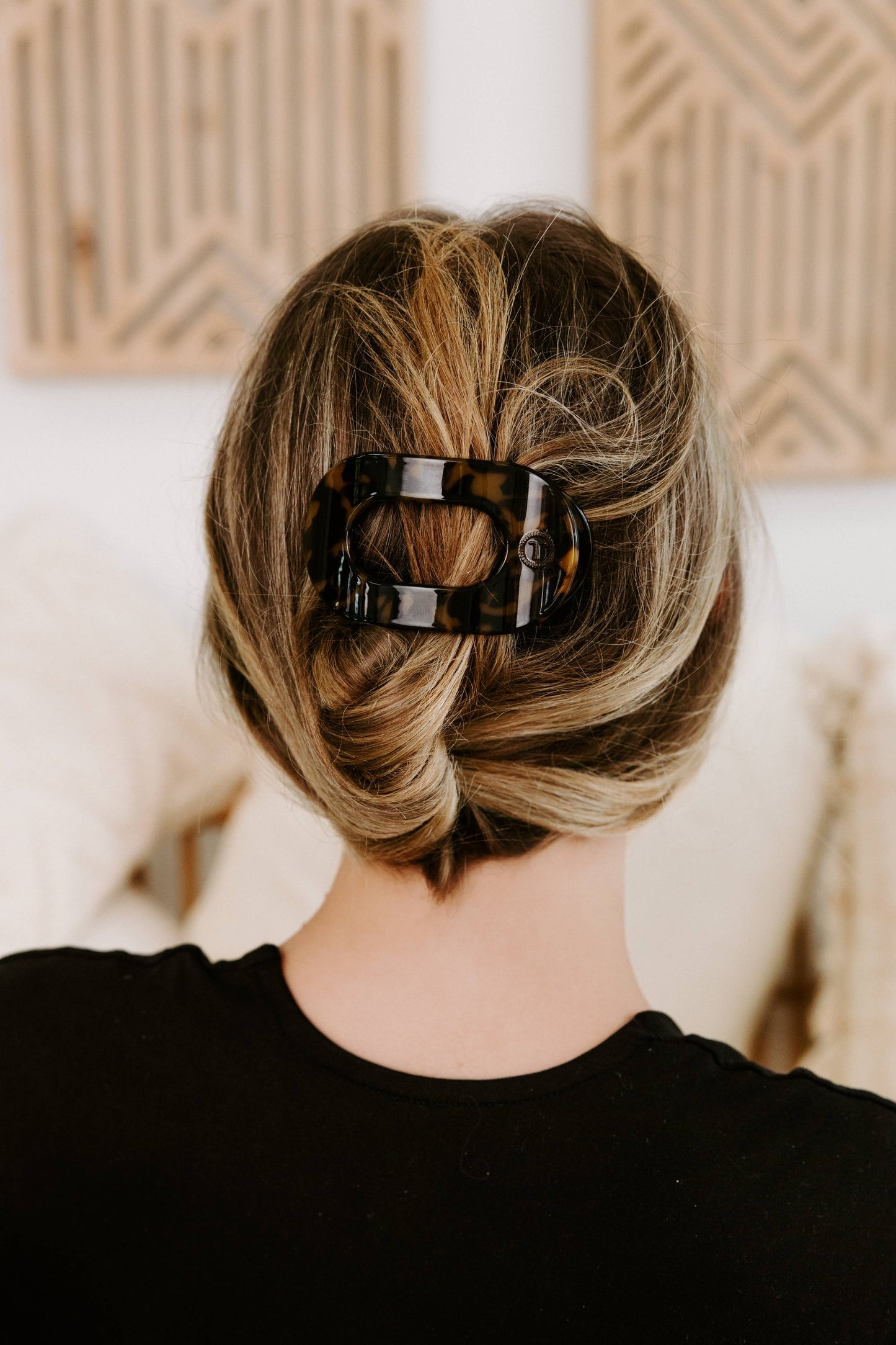 Round Tortoise Small Flat Hair Clip