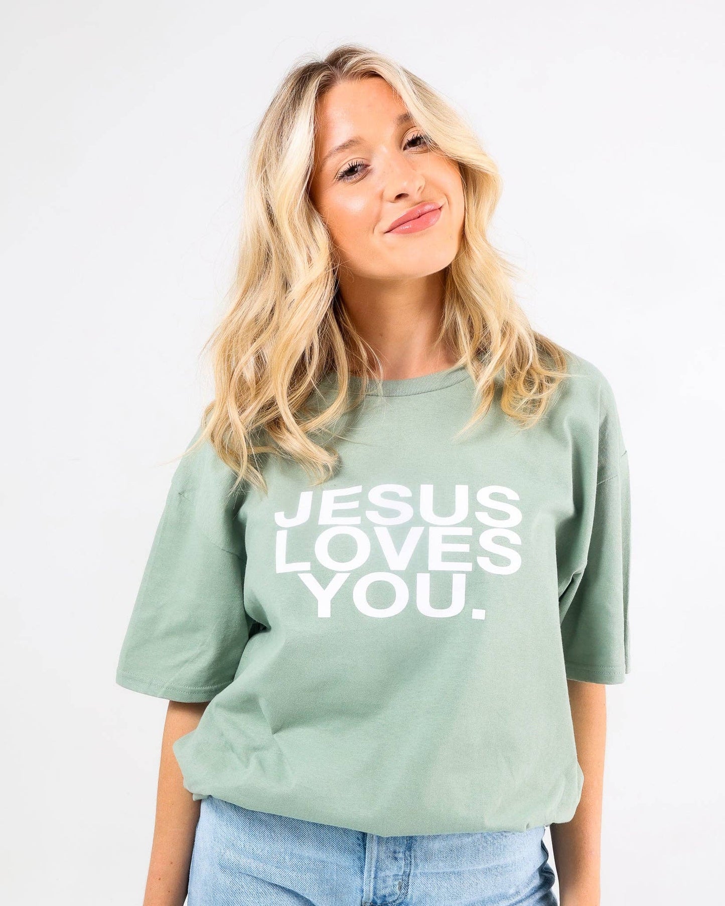 Earthtone »Jesus Loves You« Tee