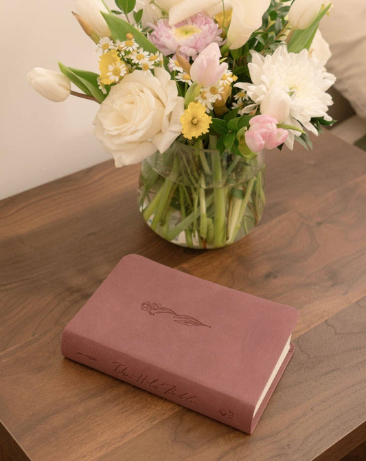 NLT Compact Bible: Helena Theme