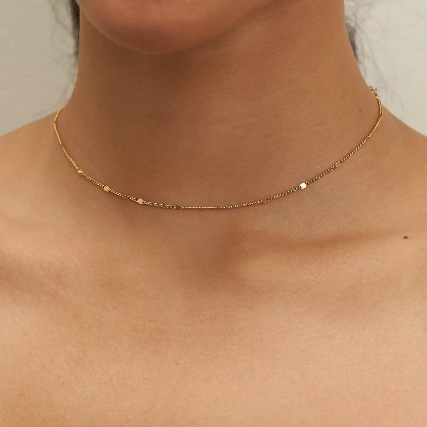 Dainty Reflective Chocker
