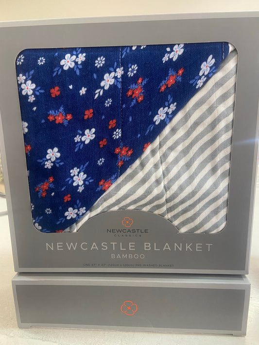 New Castle- Muslin Blankets